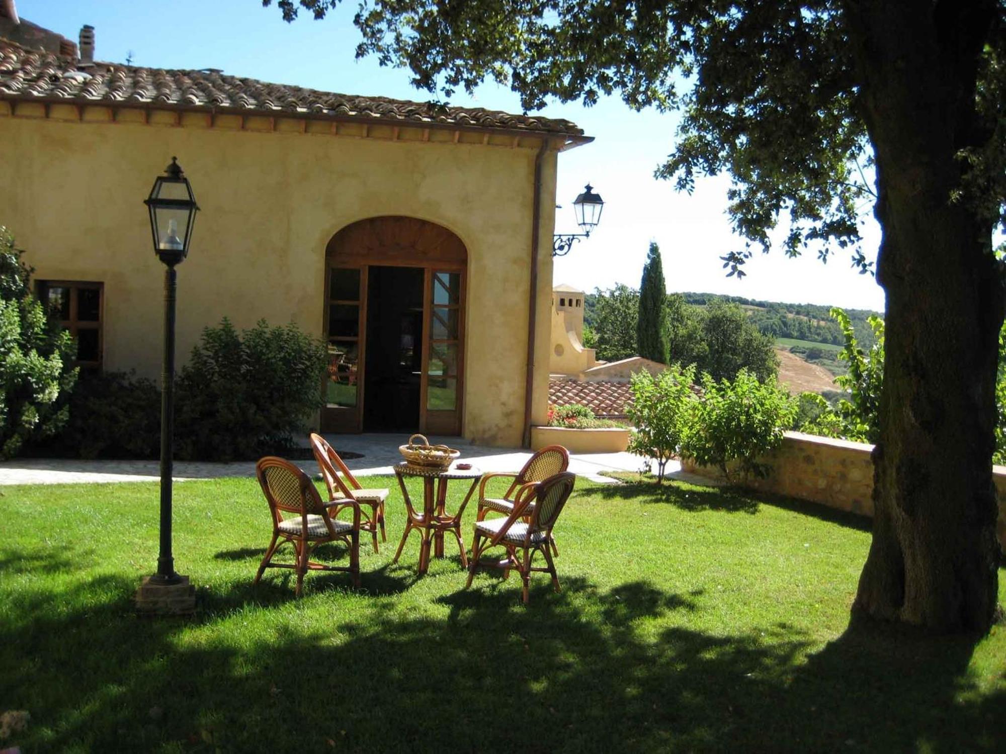 Hotel Relais Sensano 3*